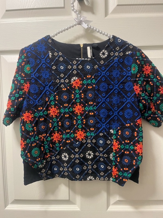 Topshop Tops - Top Shop Women’s Embroidered Boho Crop Top Black W/ Blue, Orange & Green Size 6